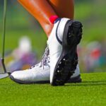 spike vs spikeless golf shoes